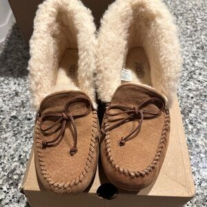 Ugg Women’s Alena Chestnut Slippers